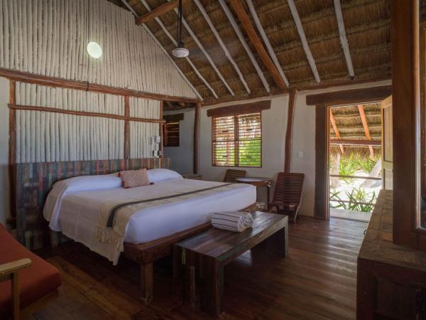 BT Live Tulum located at the party zone : photo 6 de la chambre bungalow