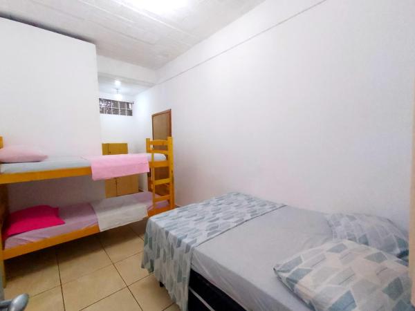 Hostel Varandas do Maracanã : photo 3 de la chambre suite familiale