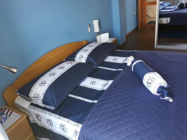 Villa Tudor : photo 7 de la chambre chambre double avec balcon - vue sur mer