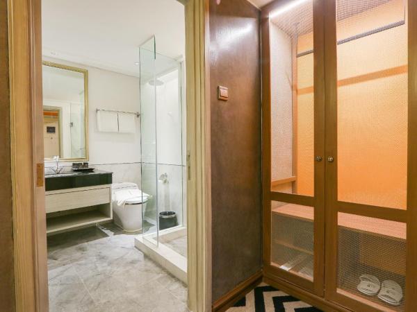 Java Paragon Hotel & Residences : photo 3 de la chambre superior king premier