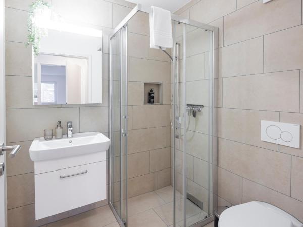 STAYY The River - contactless check-in : photo 10 de la chambre appartement avec vue sur la montagne