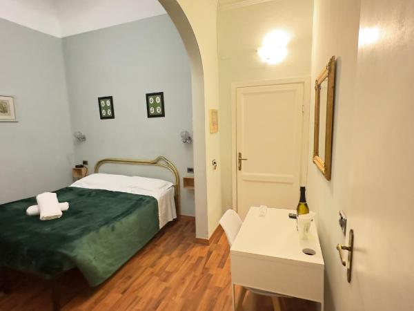 PICCOLO HOTEL Con Access ZTL !!! Ɲel Ƈentro Storico di Ƒirenze !!! : photo 1 de la chambre chambre double standard