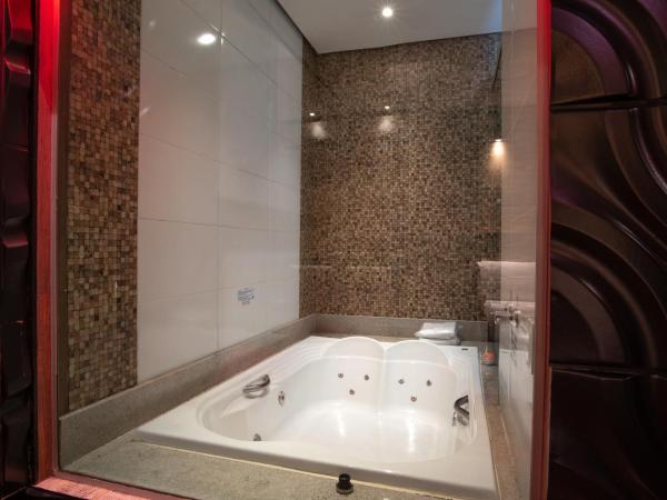 Motel Fantasy 3 (Adult Only) : photo 5 de la chambre chambre double avec baignoire spa