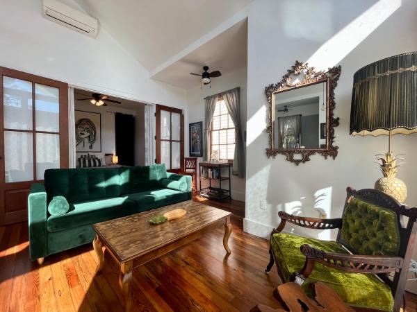 Auld Sweet Olive Bed and Breakfast : photo 1 de la chambre suite deluxe avec lit king-size