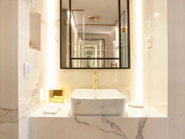 Wine & Books Porto Hotel : photo 9 de la chambre chambre double supérieure