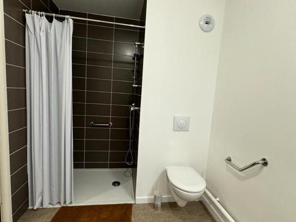 Zenao Appart'hôtels Boulogne-sur-Mer - La Rose des Vents : photo 2 de la chambre appartement avec balcon