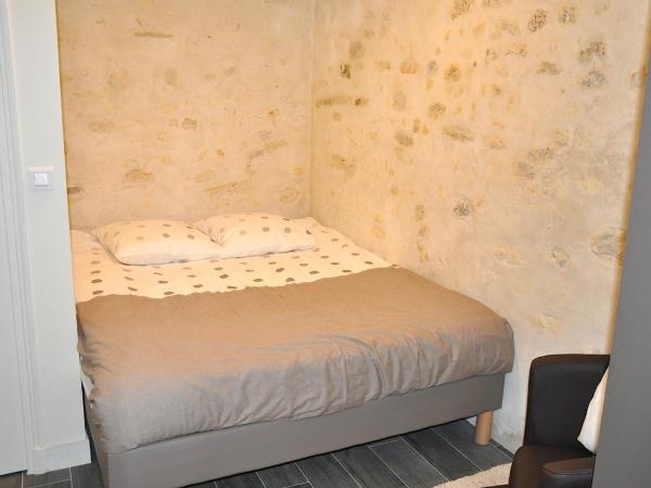 Beatrice et Emmanuel Meublé Eiffel : photo 5 de la chambre appartement - rez-de-chaussée