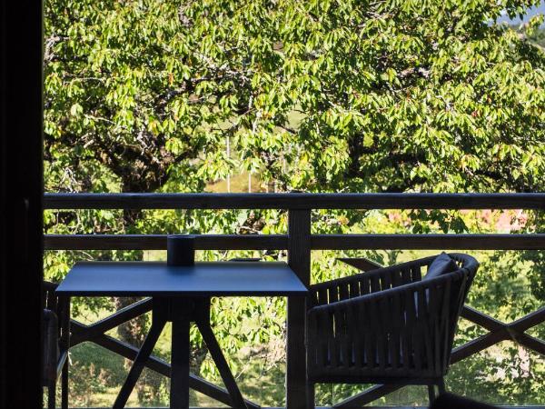 Le Clos Des Sens : photo 4 de la chambre chambre double avec balcon - vue sur montagnes