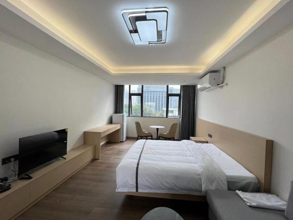 Weisu Service Apartment - Shenzhen Songpingshan Science and Technology Park Store : photo 5 de la chambre chambre lit queen-size confort 