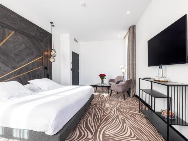 Hôtel Apollinaire Nice : photo 6 de la chambre suite lit king-size avec canapé-lit