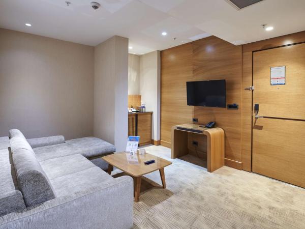 DoubleTree by Hilton Hotel Istanbul - Tuzla : photo 1 de la chambre suite 1 chambre lit king-size