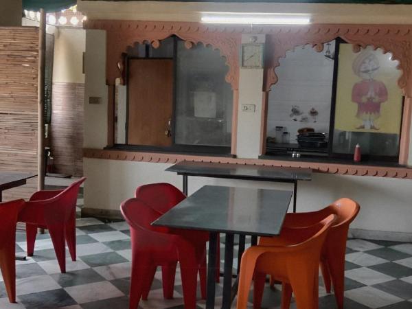 Hotel Lasani Inn : photo 2 de la chambre chambre double deluxe (2 adultes + 1 enfant)