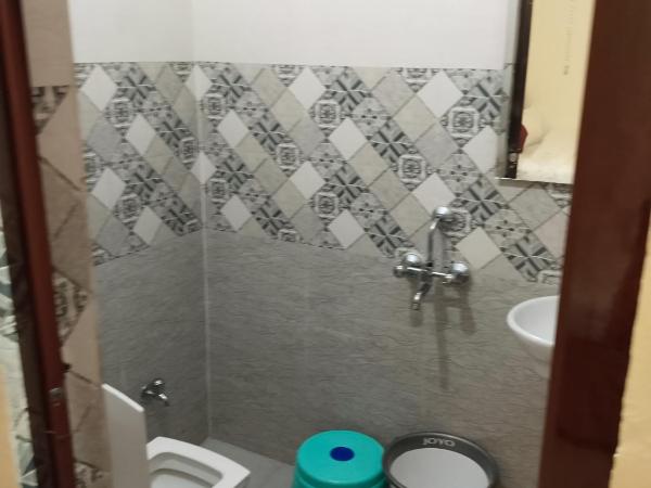 JMD 13 Hotel : photo 6 de la chambre chambre double avec salle de bains privative