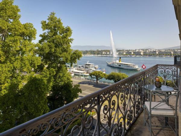 The Ritz-Carlton Hotel de la Paix, Geneva : photo 6 de la chambre chambre deluxe lit king-size - vue sur lac