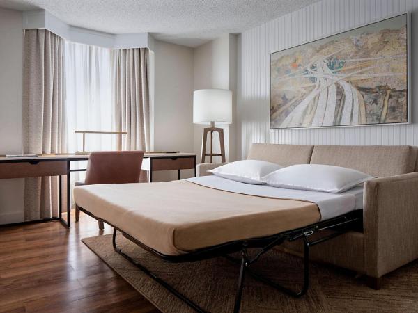 Sheraton Suites Market Center Dallas : photo 4 de la chambre 1 king bed & sofa bed, 1 bedroom suite, 1 king, sofa bed