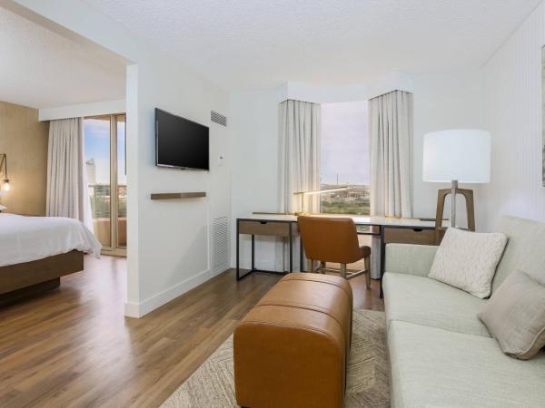 Sheraton Suites Market Center Dallas : photo 5 de la chambre 1 queen & sofa bed, 1 bedroom suite, balcony