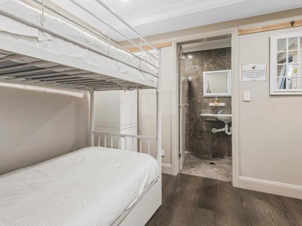 VENUS Surry Hills - FEMALE ONLY HOSTEL : photo 2 de la chambre bed in 2-bed dormitory room with ensuite bathroom (female only)