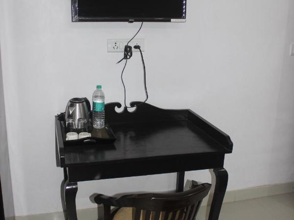 Hotel Lasani Inn : photo 4 de la chambre chambre double Économique