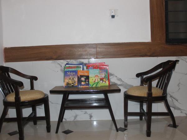 Hotel Lasani Inn : photo 10 de la chambre chambre double deluxe (2 adultes + 1 enfant)