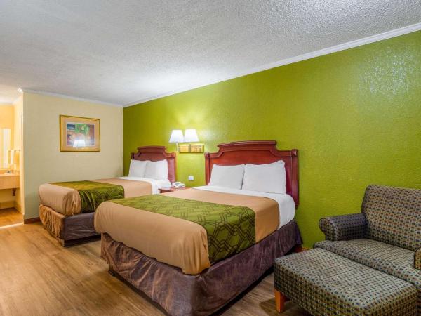 Rodeway Inn & Suites Fort Jackson : photo 1 de la chambre chambre double avec 2 lits doubles - non-fumeurs