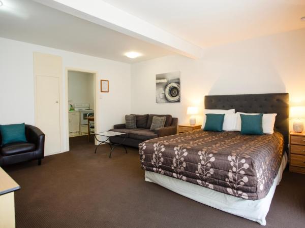 Casino Court Motor Lodge : photo 5 de la chambre studio exécutif avec bain à remous