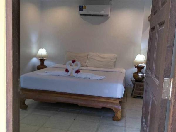 Naithon Beach Villa : photo 7 de la chambre chambre double Économique