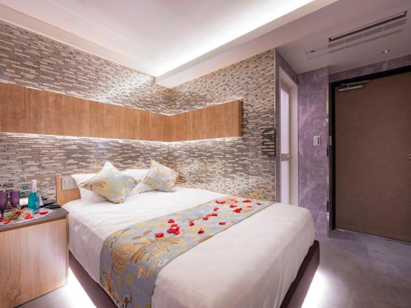 Exquisite business hotel Bella : photo 4 de la chambre chambre double avec salle de bains privative