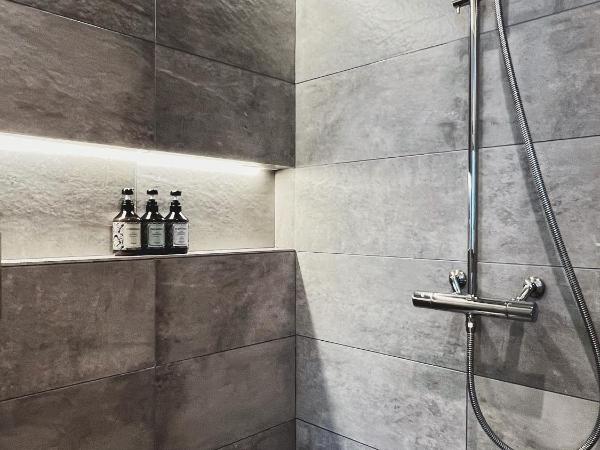 Exquisite business hotel Bella : photo 2 de la chambre chambre double avec salle de bains privative