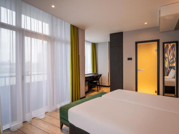 Thon Hotel Rotterdam City Centre : photo 3 de la chambre chambre double supérieure avec balcon