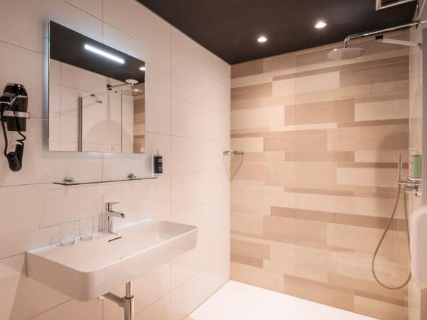 Thon Hotel Rotterdam City Centre : photo 1 de la chambre chambre double supérieure - vue sur rivière