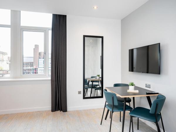 Staycity Aparthotels Liverpool Waterfront : photo 5 de la chambre studio adapté aux personnes à mobilité réduite (3 personnes)