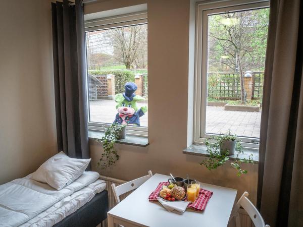 Göteborgs Bed & Breakfast : photo 2 de la chambre chambre familiale avec salle de bains privative