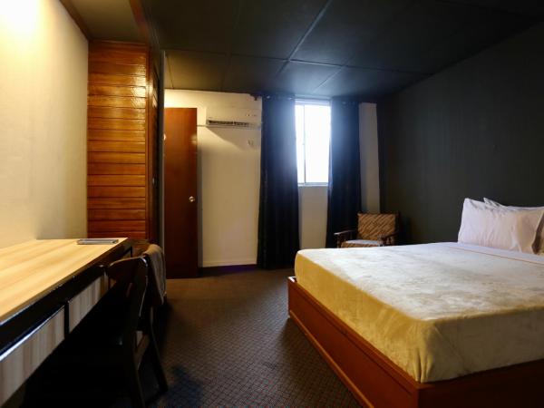 Fata Hotel by Project Borneo : photo 1 de la chambre chambre lit queen-size avec balcon