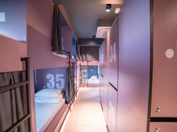 Homy Seafront Hostel : photo 10 de la chambre lit simple dans dortoir mixte