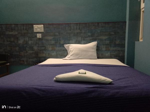 SM MANSION near Harbour & High court : photo 4 de la chambre chambre double deluxe (2 adultes + 1 enfant)