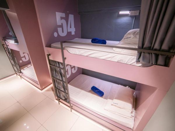 Homy Seafront Hostel : photo 3 de la chambre lit simple dans dortoir pour femmes