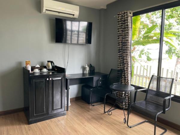 Green Gallery Beach Boutique Hotel : photo 5 de la chambre hébergement de luxe - vue partielle sur mer