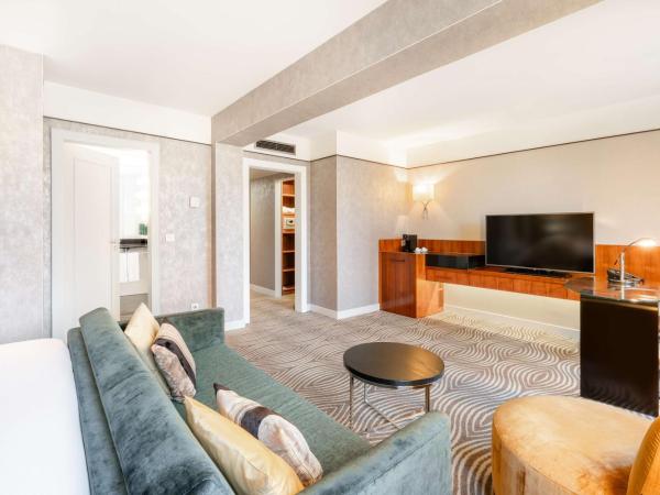 Hilton Berlin : photo 3 de la chambre suite junior avec accès au salon exécutif - vue sur la cathédrale