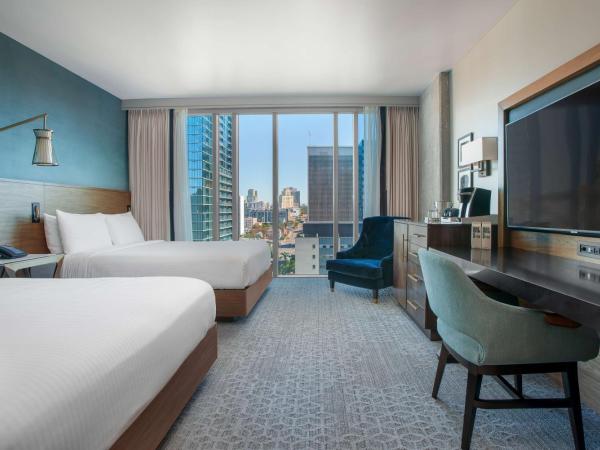 Carte Hotel San Diego Downtown, Curio Collection By Hilton : photo 6 de la chambre chambre avec 2 lits queen-size - vue sur ville