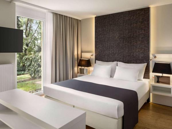 Amedia Luxury Suites Graz, Trademark Collection by Wyndham : photo 1 de la chambre chambre salon - accessible aux personnes à mobilité réduite