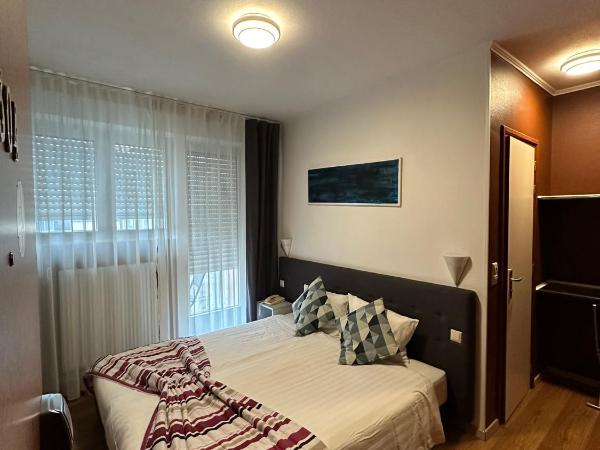 Yasha Hotel : photo 3 de la chambre chambre double