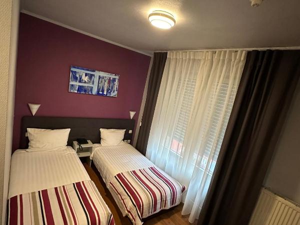 Yasha Hotel : photo 4 de la chambre chambre double