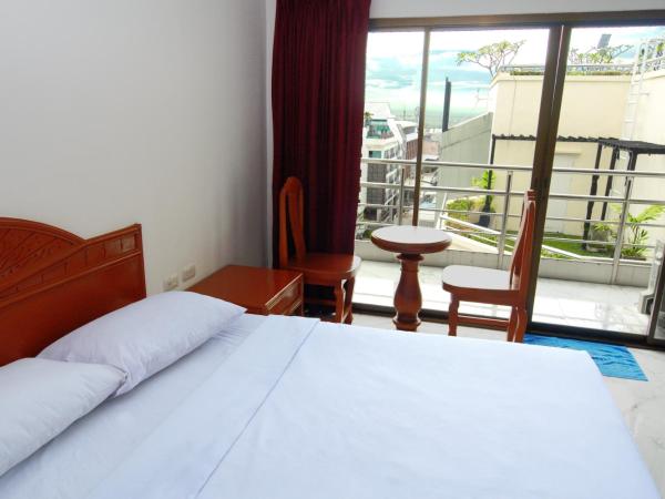 Highfive Hotel Pattaya : photo 5 de la chambre chambre double deluxe