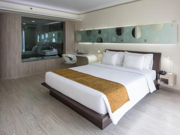 Pattaya Discovery Beach Hotel - SHA Extra Plus : photo 9 de la chambre chambre double de luxe - tour chic