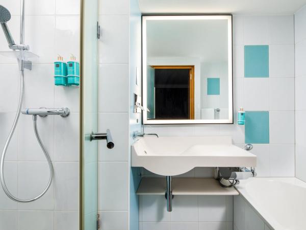 Novotel London Greenwich : photo 8 de la chambre chambre lits jumeaux supérieure