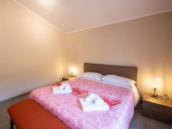 Nova Galileo l Ospedale Maggiore e Centro l AC Clima e Parcheggio Free : photo 1 de la chambre chambre double avec salle de bains privative