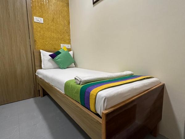 ZEST STAYS - IIT : photo 2 de la chambre petite chambre double