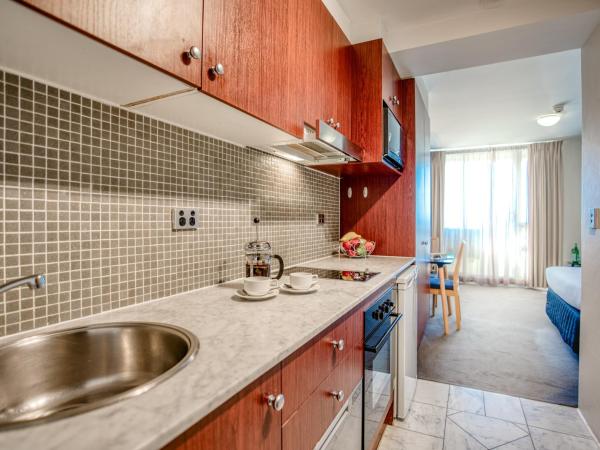 Park Regis Concierge Apartments : photo 8 de la chambre studio supérieur