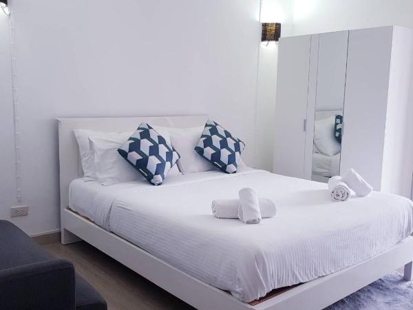 Thanaree place : photo 5 de la chambre studio avec balcon