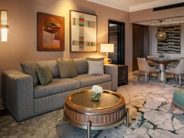 Four Seasons Resort Marrakech : photo 5 de la chambre suite lit king-size avec terrasse - vue sur piscine